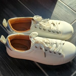 Maurice's white low white tennis shoes leather
